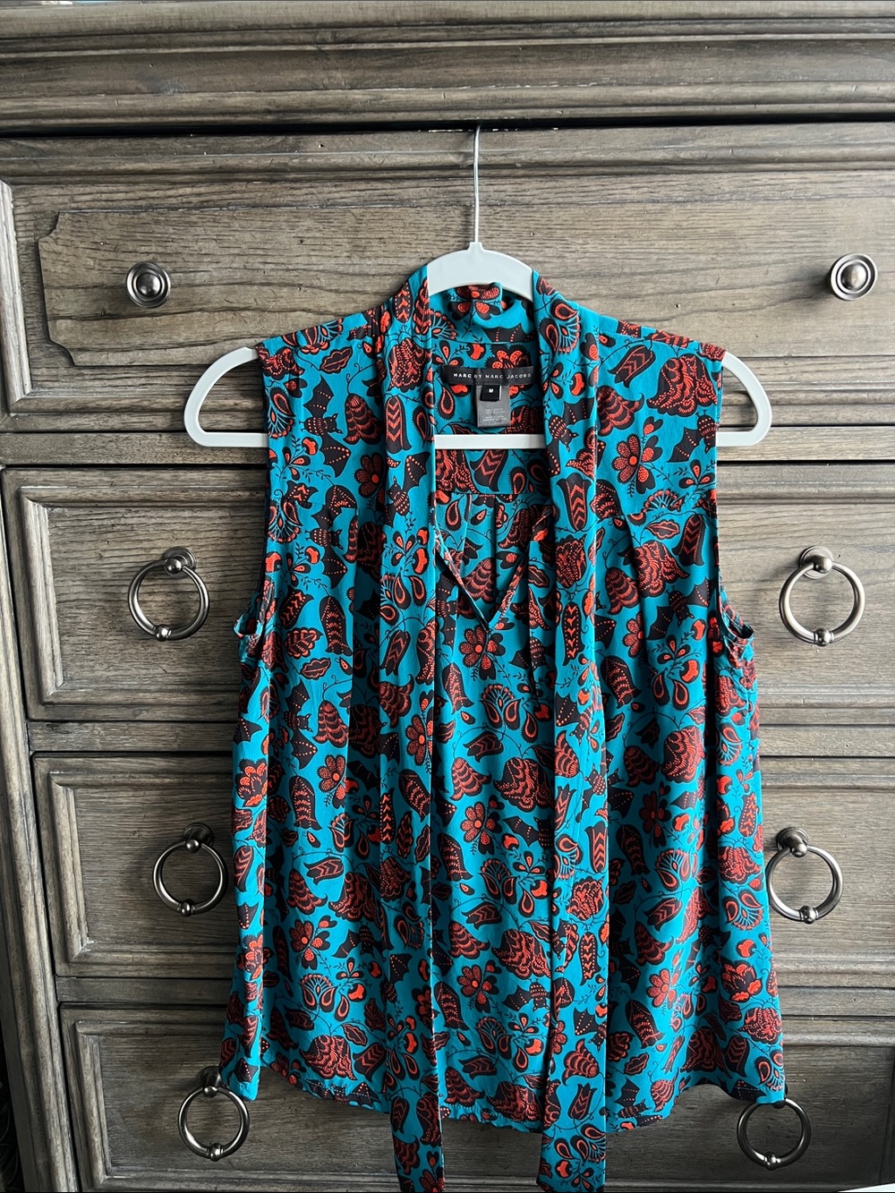 Marc by Marc Jacobs Silk Floral Bats V-Neck Sleeveless Blouse Medium